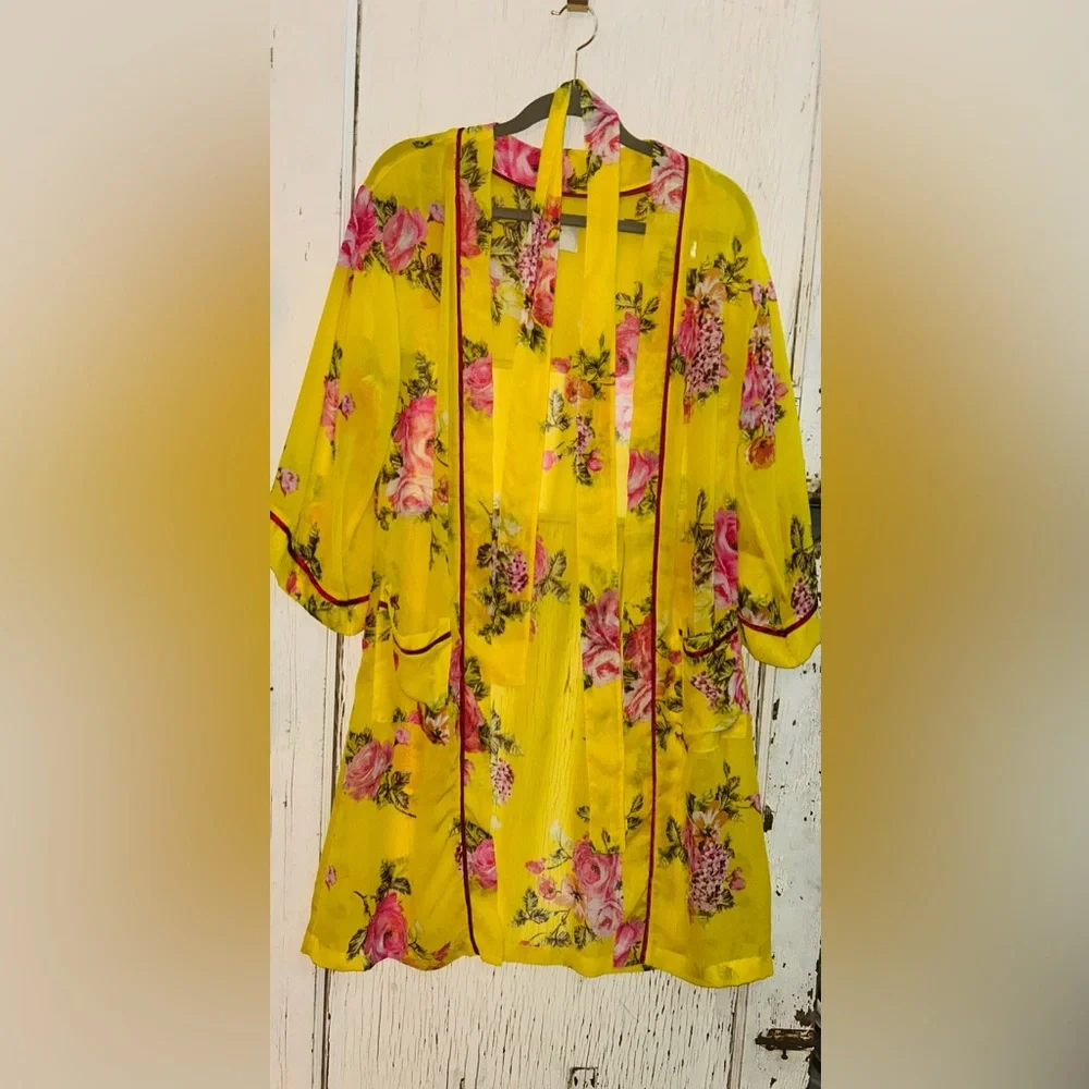 🌺🌸Floral Yellow Kimono Robe by IRIS🌸🌺‎